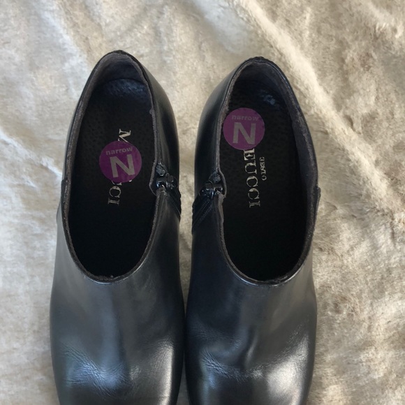 Meucci Black Leather Booties - Picture 4 of 5